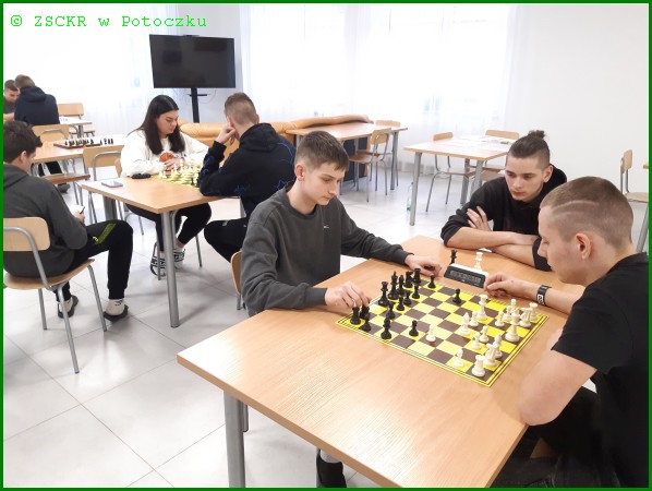 zdjęcie 3 – mecze eliminacyjne w turnieju szachowym - Internat ZSCKR w Potoczku 02.03.2023 r.